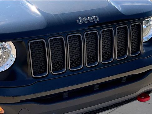 Used 2022 Jeep Renegade Trailhawk AWD/4WD image 29