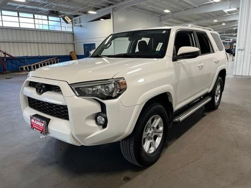 Used 2017 Toyota 4Runner SR5 AWD/4WD image 7