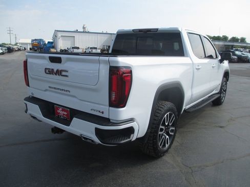 Used 2024 GMC Sierra 1500 AT4 w/ Technology Package AWD/4WD image 7