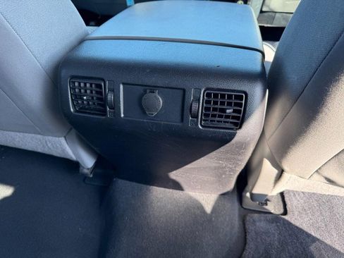 Used 2013 Toyota Tundra 4x4 CrewMax image 16
