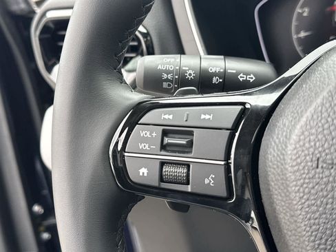 Used 2025 Honda Pilot Touring image 19