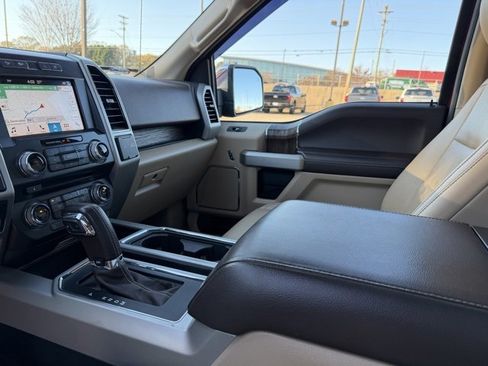 Used 2018 Ford F150 Lariat w/ Equipment Group 502A Luxury image 16