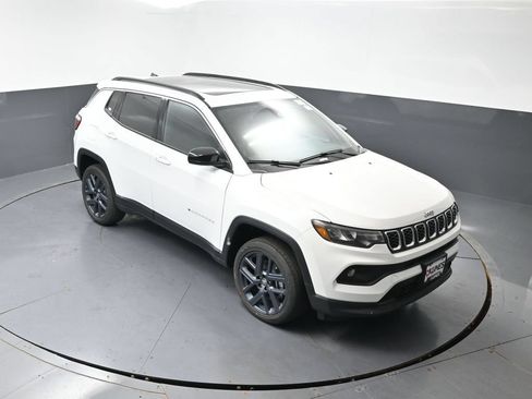 New 2026 Jeep Compass Latitude AWD/4WD image 31