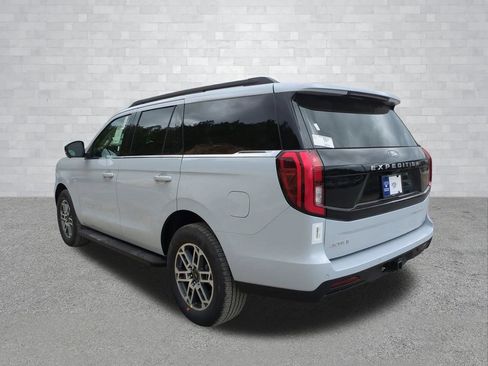 New 2026 Ford Expedition Active RWD image 6