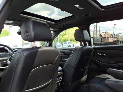Used 2023 Chevrolet Traverse RS w/ LPO, Floor Liner Package AWD/4WD image 12
