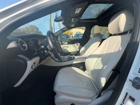 Used 2017 Mercedes-Benz E 300 4MATIC image 9