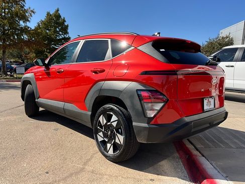 Used 2025 Hyundai Kona SEL image 8