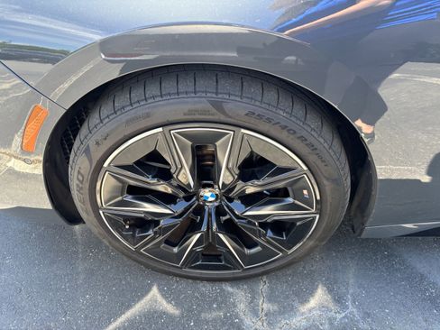 Certified 2023 BMW 740i RWD image 33