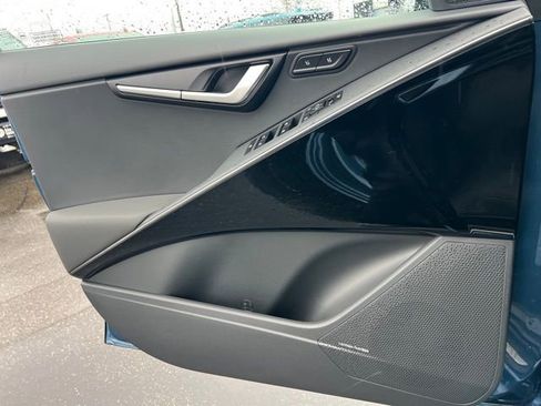 New 2026 Kia Niro SX Touring image 17