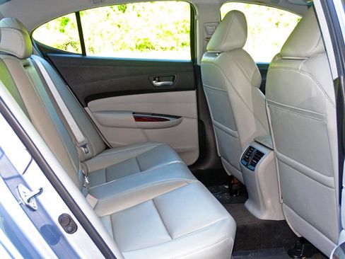 Used 2015 Acura TLX FWD image 17