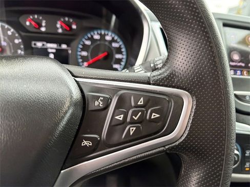 Used 2023 Chevrolet Equinox LS image 17