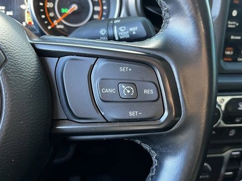 Certified 2022 Jeep Gladiator Willys image 16