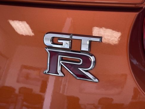 Used 2018 Nissan GT-R Premium w/ Premium Interior Package AWD/4WD image 23