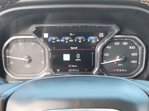 Used 2023 GMC Sierra 2500 AT4 w/ AT4 Premium Plus Package AWD/4WD image 17