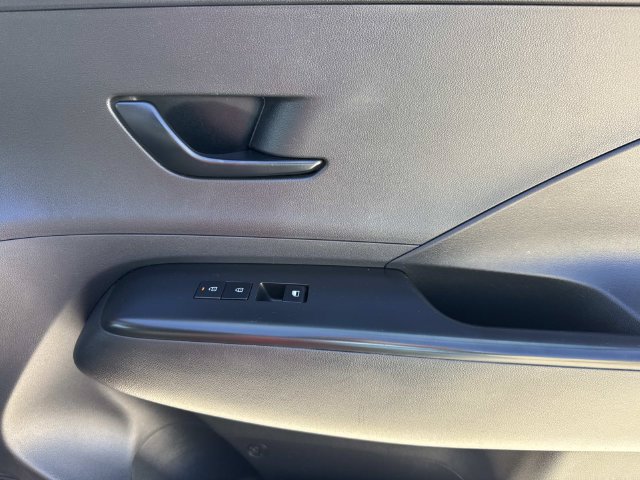 Used 2024 Hyundai Kona SEL FWD image 14