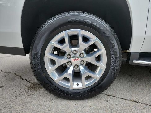 Used 2020 GMC Yukon XL SLE w/ SLE Value Package RWD image 12
