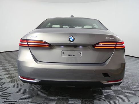 New 2026 BMW 530i xDrive w/ Premium Package image 4