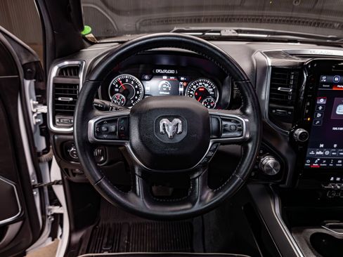 Used 2024 RAM 1500 Laramie AWD/4WD image 18