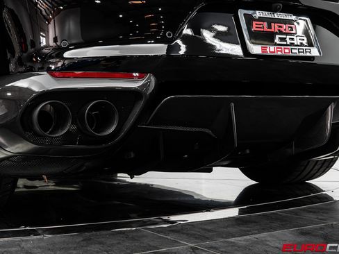 Used 2020 Ferrari 812 Superfast RWD image 26