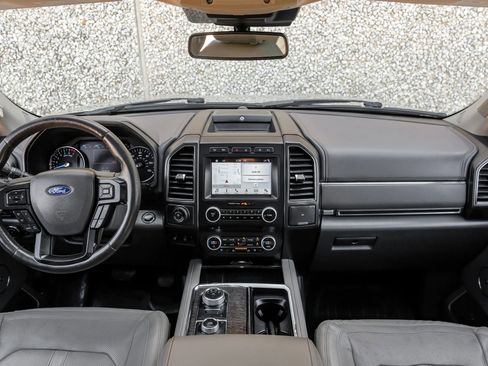 Used 2018 Ford Expedition Limited w/ Equipment Group 302A AWD/4WD image 17