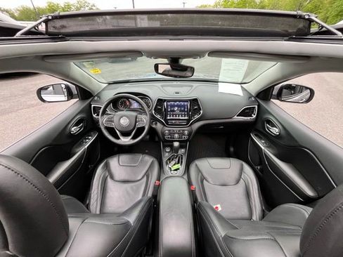 Used 2019 Jeep Cherokee Limited AWD/4WD image 24