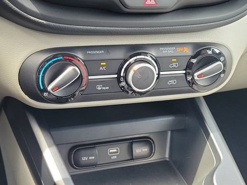 Used 2025 Kia Soul LX FWD image 23