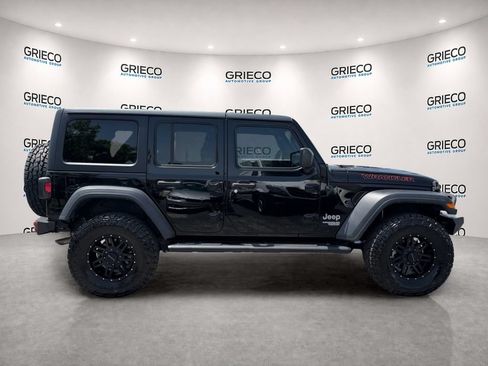 Used 2018 Jeep Wrangler Unlimited Sport S AWD/4WD image 8