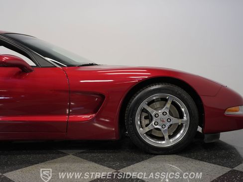 Used 2004 Chevrolet Corvette Z51 w/ Roof Package image 33