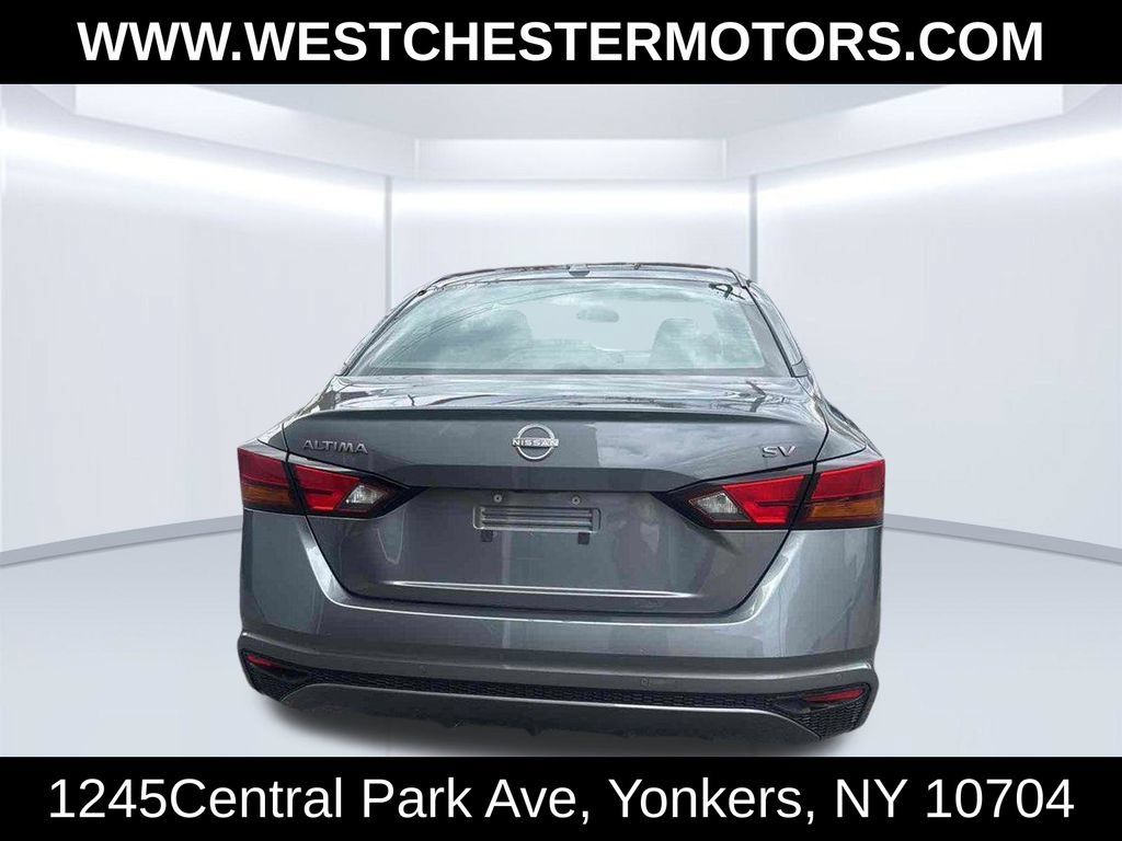 Used 2024 Nissan Altima 2.5 SV FWD image 5