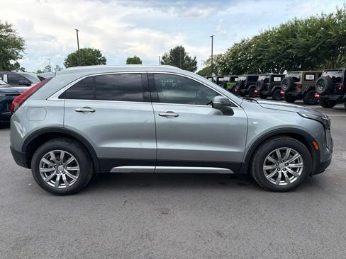 Used 2023 Cadillac XT4 Premium Luxury FWD image 2
