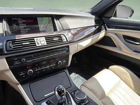 Used 2016 BMW M5 RWD image 25