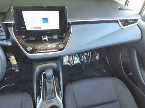 Used 2025 Toyota Corolla LE image 16