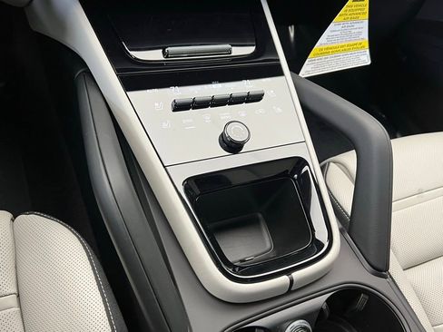 Used 2026 Porsche Cayenne E-Hybrid Coupe image 11
