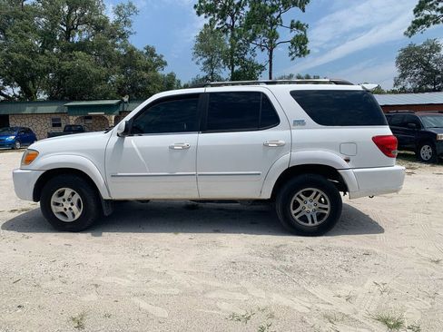 Used 2006 Toyota Sequoia SR5 RWD image 2
