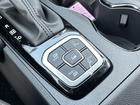 New 2026 Nissan Frontier SV AWD/4WD image 42