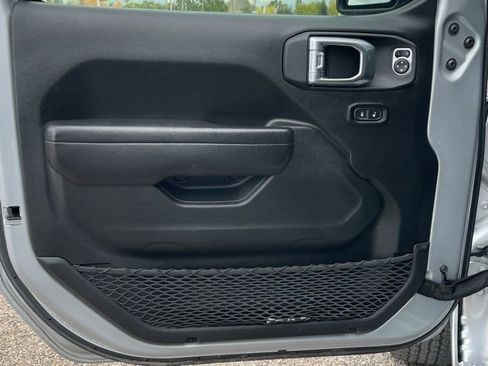 Used 2022 Jeep Wrangler Sport S image 8