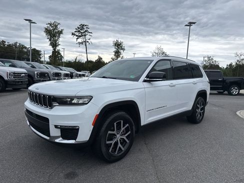 Used 2023 Jeep Grand Cherokee L Limited w/ Luxury Tech Group II image 6