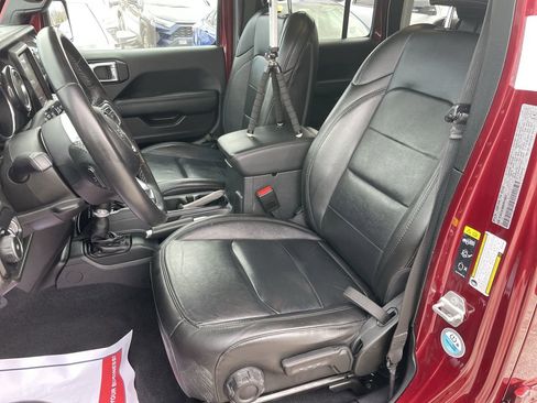 Used 2021 Jeep Wrangler Sahara image 11