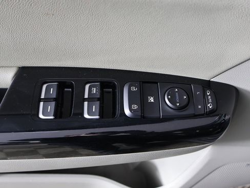 Used 2021 Kia Sportage EX w/ EX Technology Package image 40