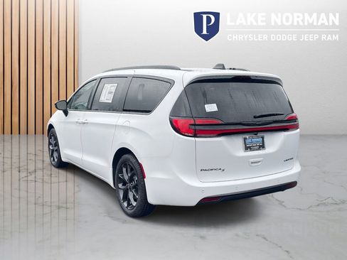 New 2026 Chrysler Pacifica Limited w/ S Appearance Package image 7