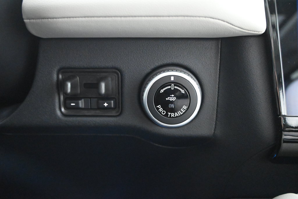 Used 2026 Lincoln Navigator Reserve w/ Jet Appearance Package AWD/4WD image 39
