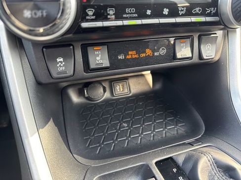 Used 2025 Toyota RAV4 XLE w/ Convenience Package AWD/4WD image 14