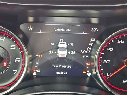 Used 2019 Dodge Charger SXT image 13