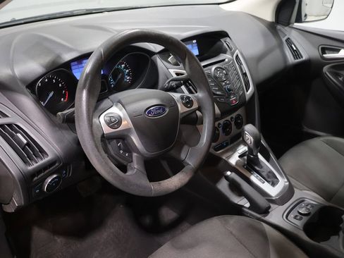 Used 2014 Ford Focus SE w/ SE Winter Package FWD image 13