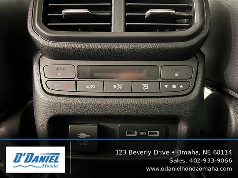 Used 2025 Honda Pilot Elite image 34