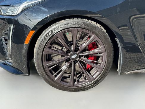 Used 2024 Cadillac CT5 V Blackwing w/ Carbon Fiber Package 2 RWD image 32