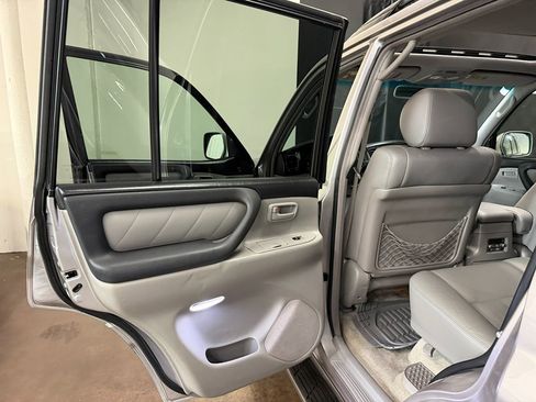 Used 2007 Toyota Land Cruiser image 27