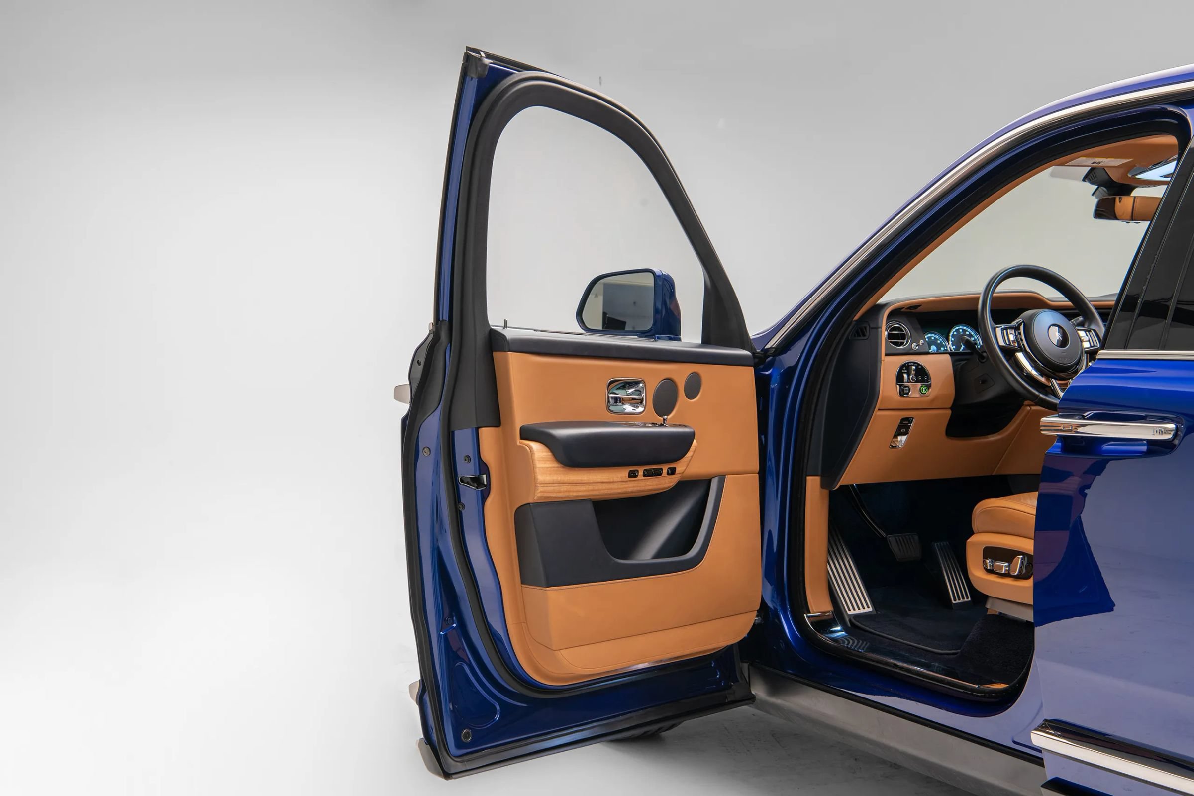 Used 2019 Rolls-Royce Cullinan AWD/4WD image 16