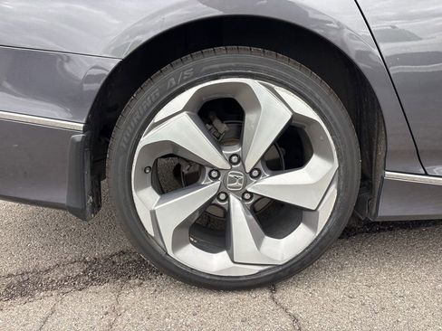 Used 2019 Honda Accord Touring image 7