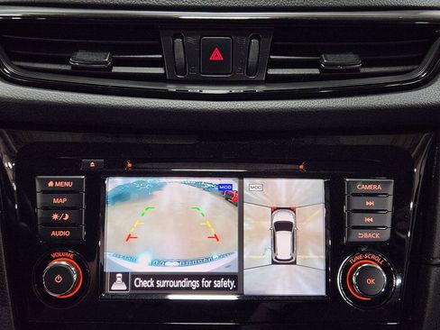 Used 2020 Nissan Rogue SV w/ Sun & Sound Touring Package image 37